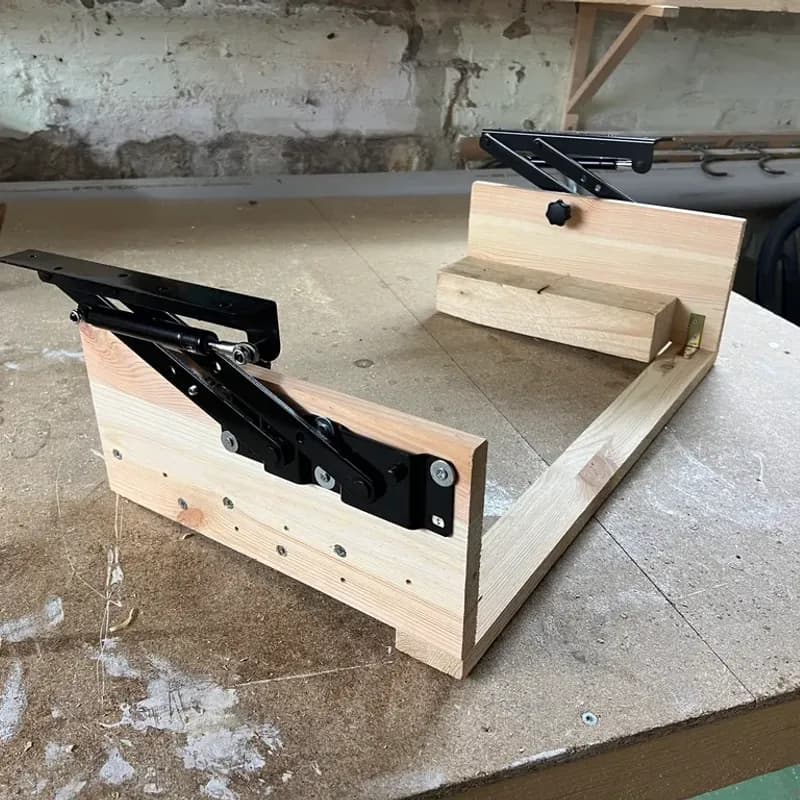 Metallrahmenstruktur des ersten Tischdesigns