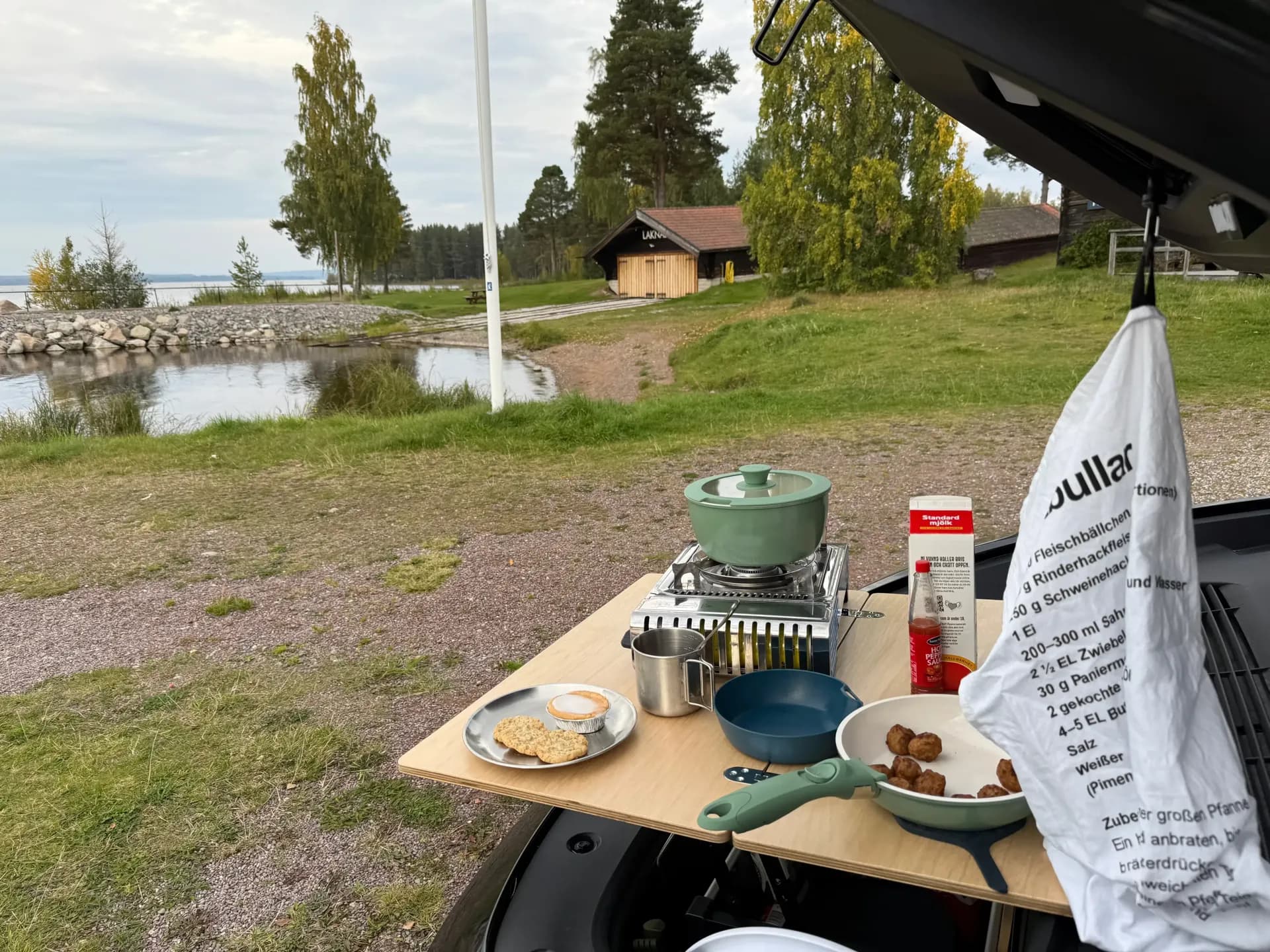 Kochen am schwedischen See