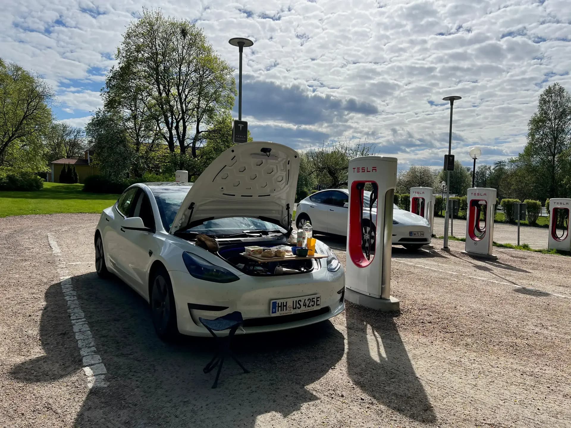 Mittagspause am Supercharger